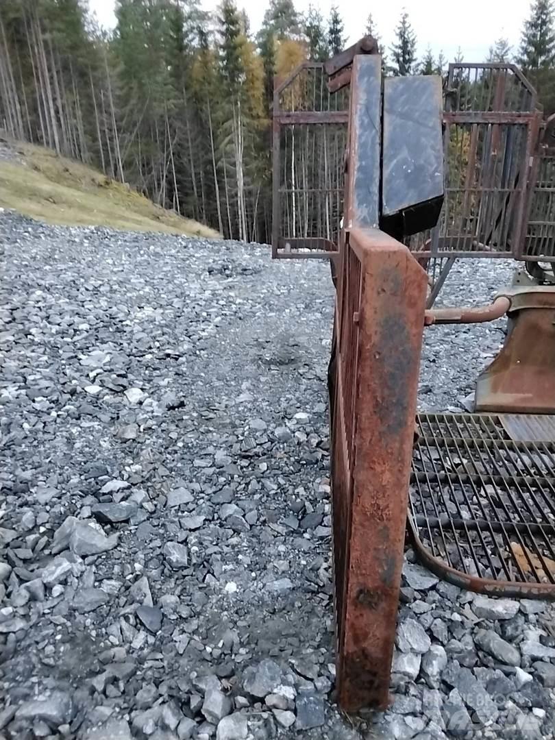 Valmet 890.1 Druge komponente