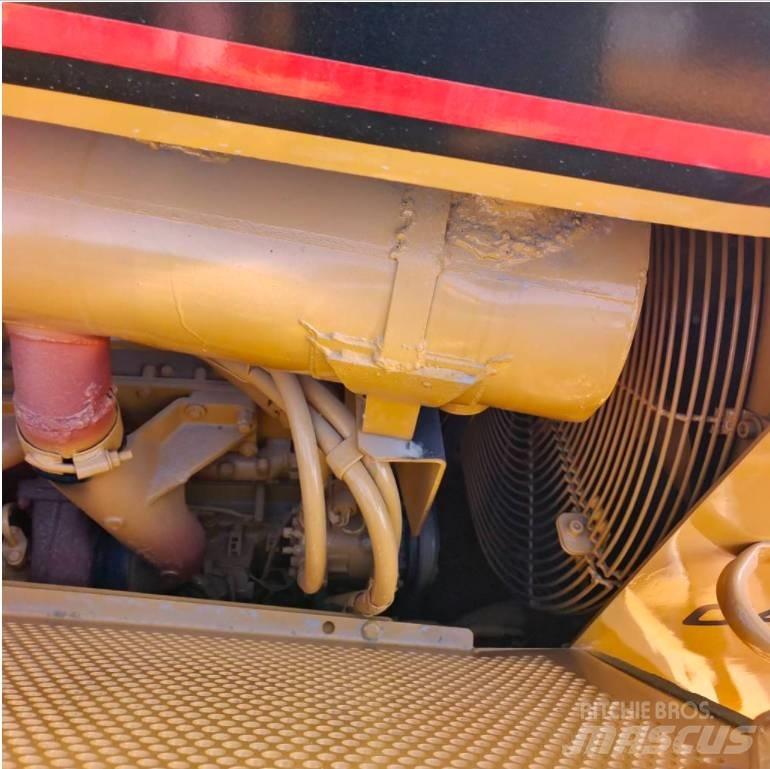 CAT D 6 R Buldožerji goseničarji