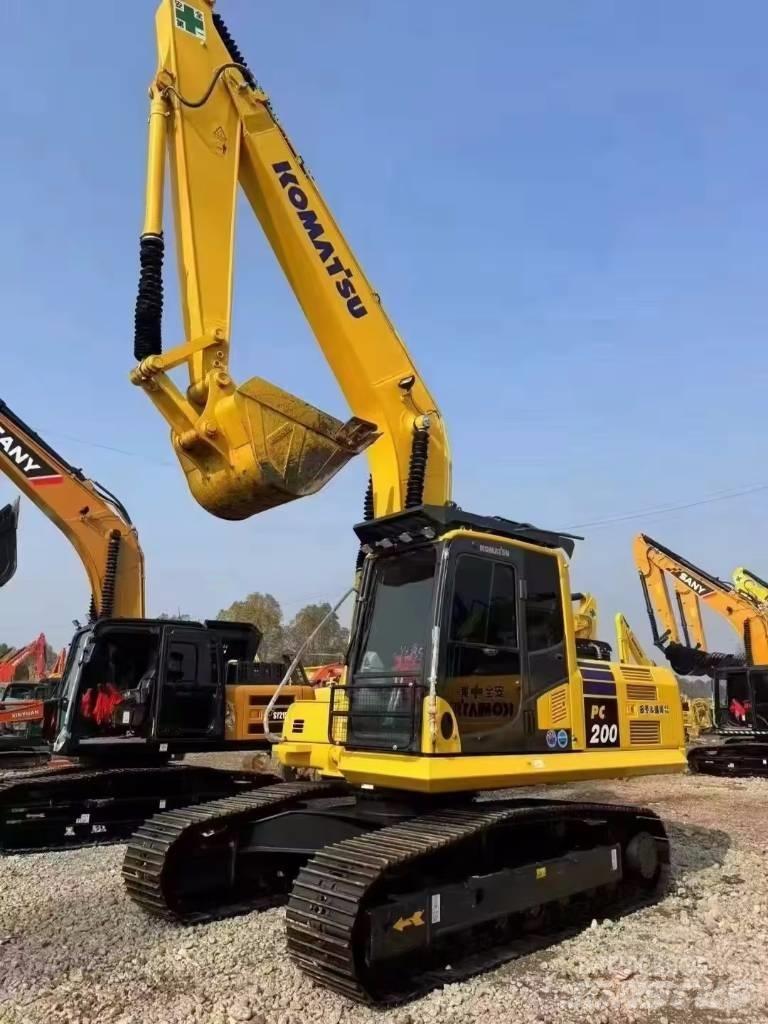 Komatsu PC 200 Bagri goseničarji