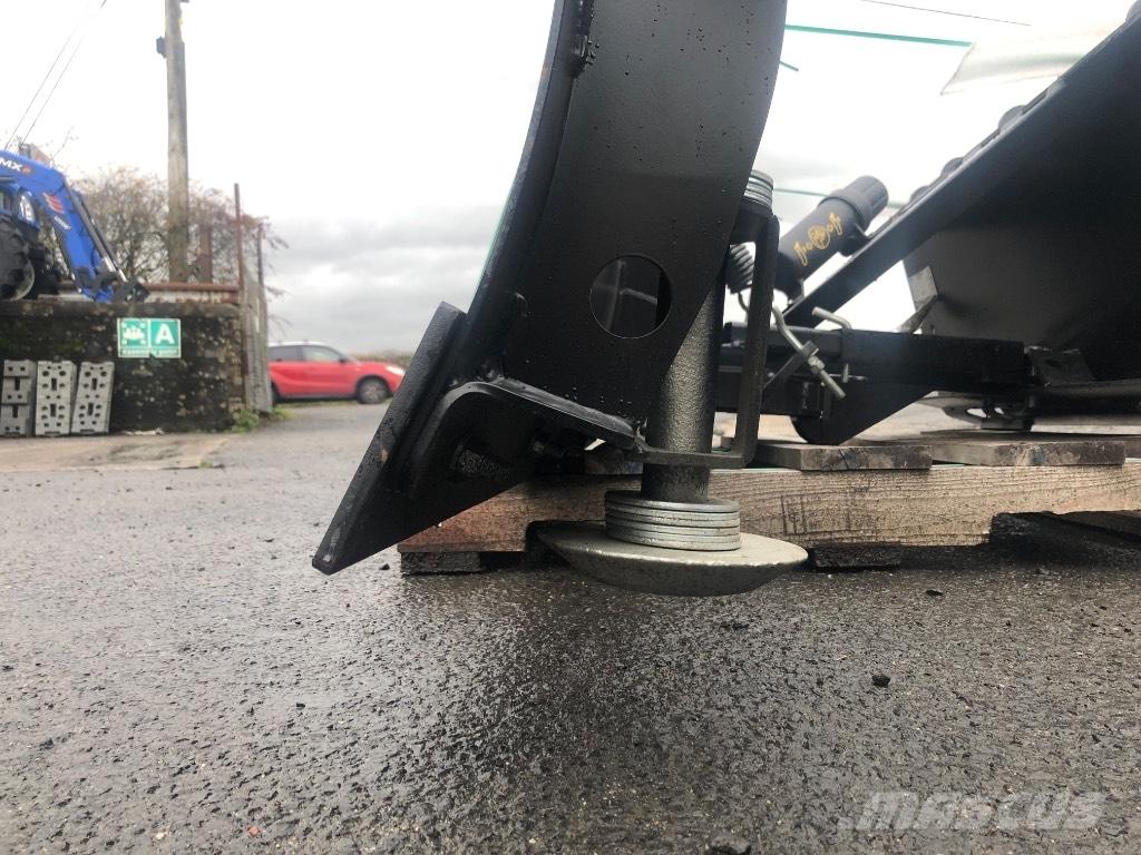 JCB Snow Plough Plugi