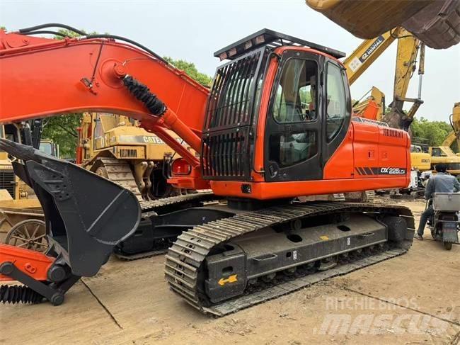 Doosan DX 225 LCA Bagri goseničarji