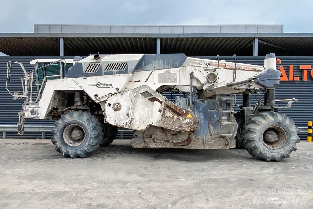 Wirtgen WR 240 Stroji za recikliranje asfalta