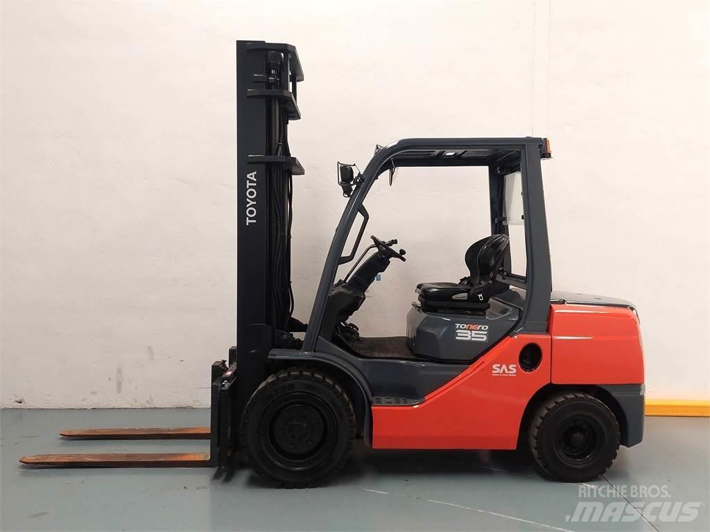 Toyota 52 8FDJF35 Dizelski viličarji