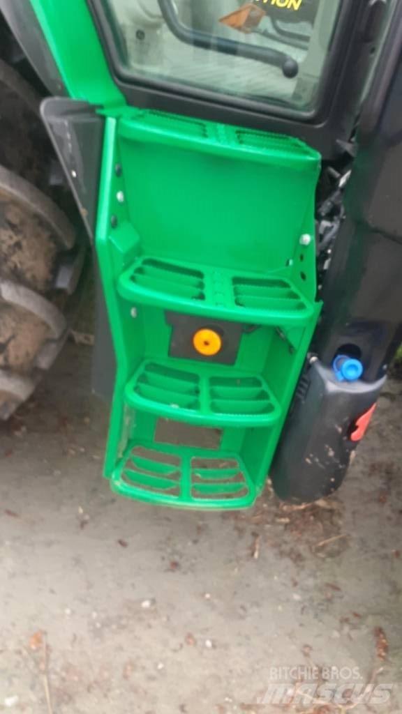 John Deere 6110 R Traktorji