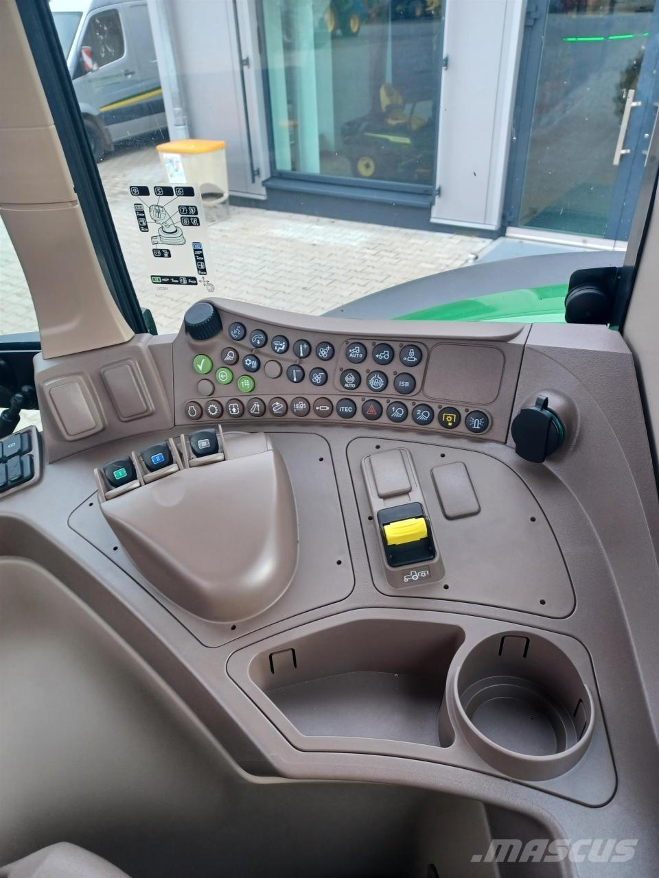 John Deere 6110M Traktorji