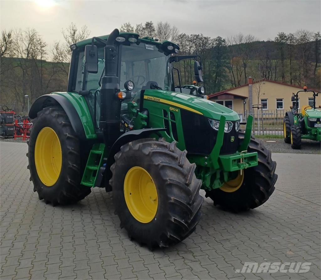 John Deere 6110M Traktorji