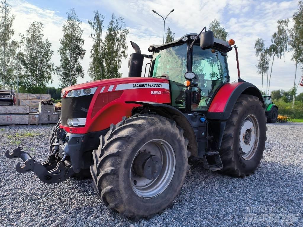 Massey Ferguson 8690 Traktorji
