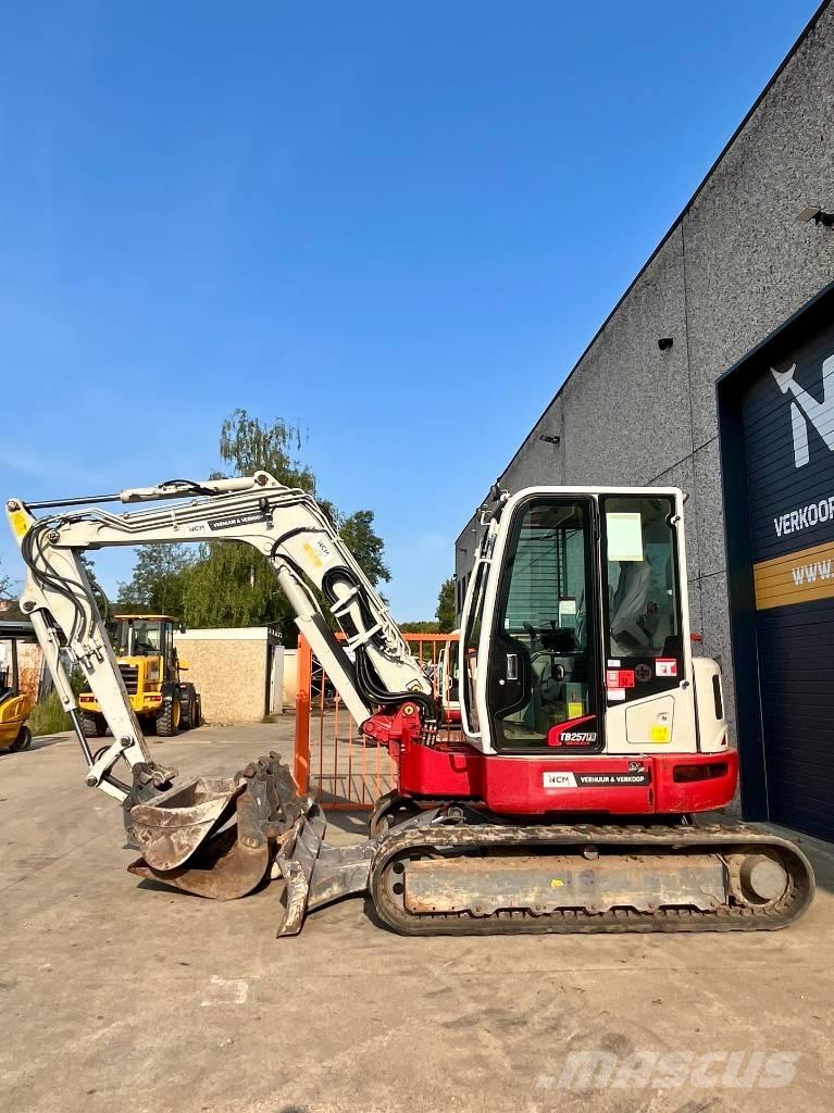 Takeuchi TB 257 FR Mini bagri <7t