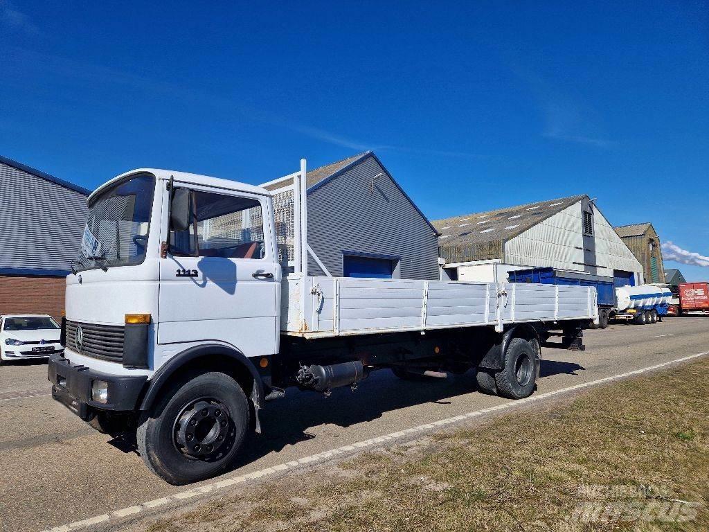 Mercedes-Benz 1113 Tovornjaki s kesonom/platojem