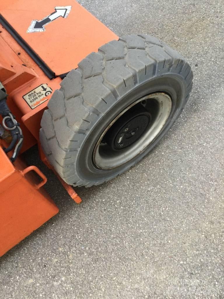JLG E 300 AJP Zglobne dvižne ploščadi