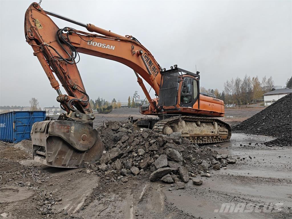 Doosan DX520LC Bagri goseničarji