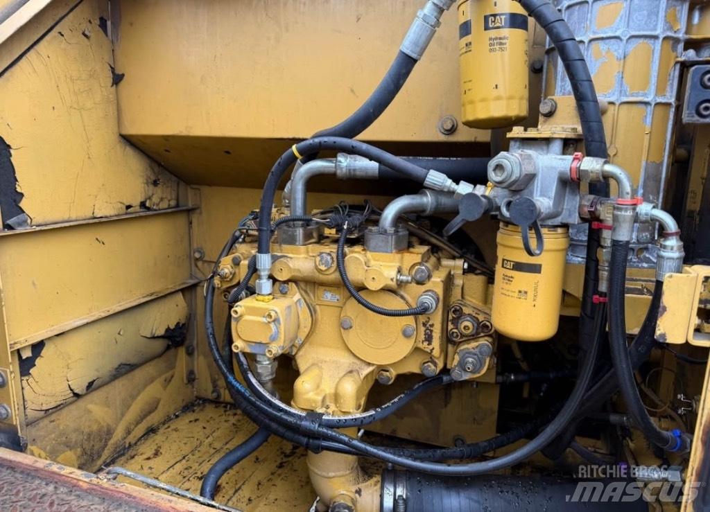 CAT 320 C Bagri goseničarji