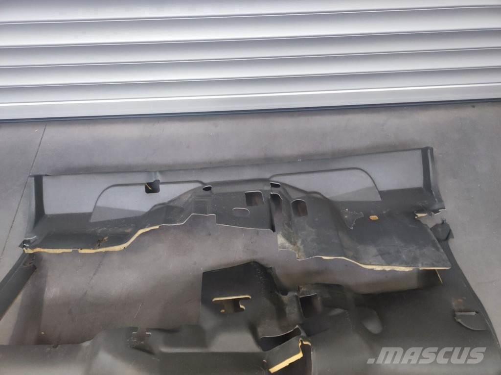 Nissan Floor Mat Kabine in notranjost