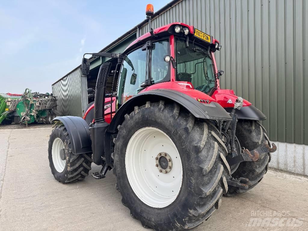 Valtra T194 Versu Traktorji