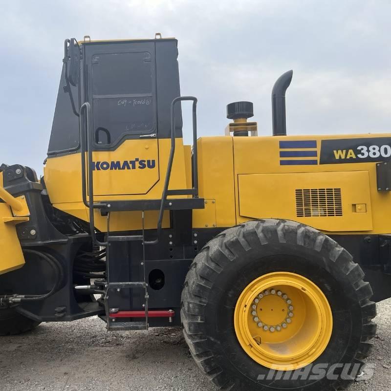 Komatsu WA 380 Kolesni nakladalci