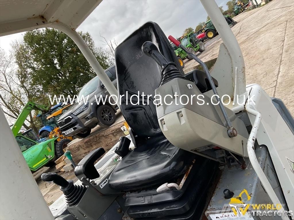 Takeuchi TB 228 Mini bagri <7t