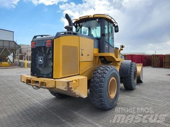 John Deere 624K Kolesni nakladalci