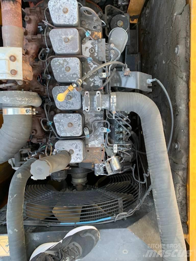 Hyundai R210W-9 Bagri na kolesih