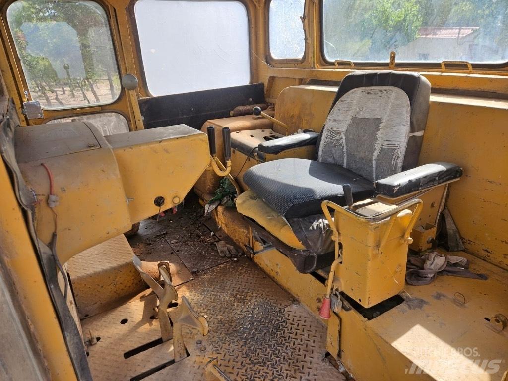 CAT D 9 G Buldožerji goseničarji