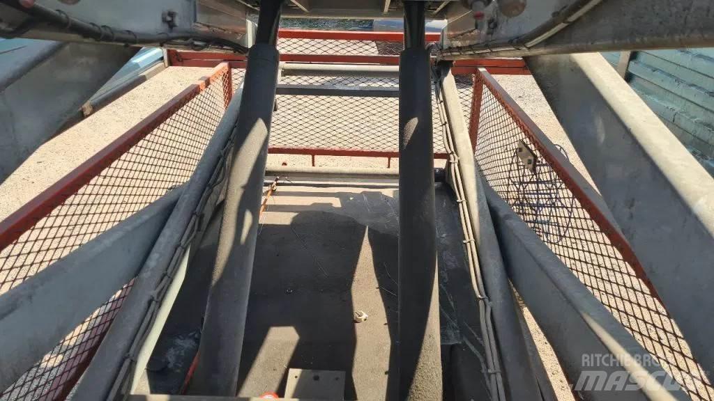 SkyJack 6832 Škarjaste dvižne ploščadi