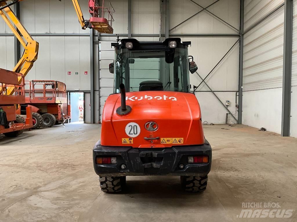 Kubota R 065 Kolesni nakladalci
