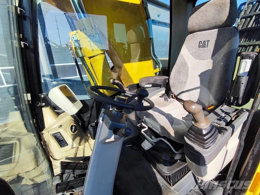 CAT M 318 C Bagri na kolesih