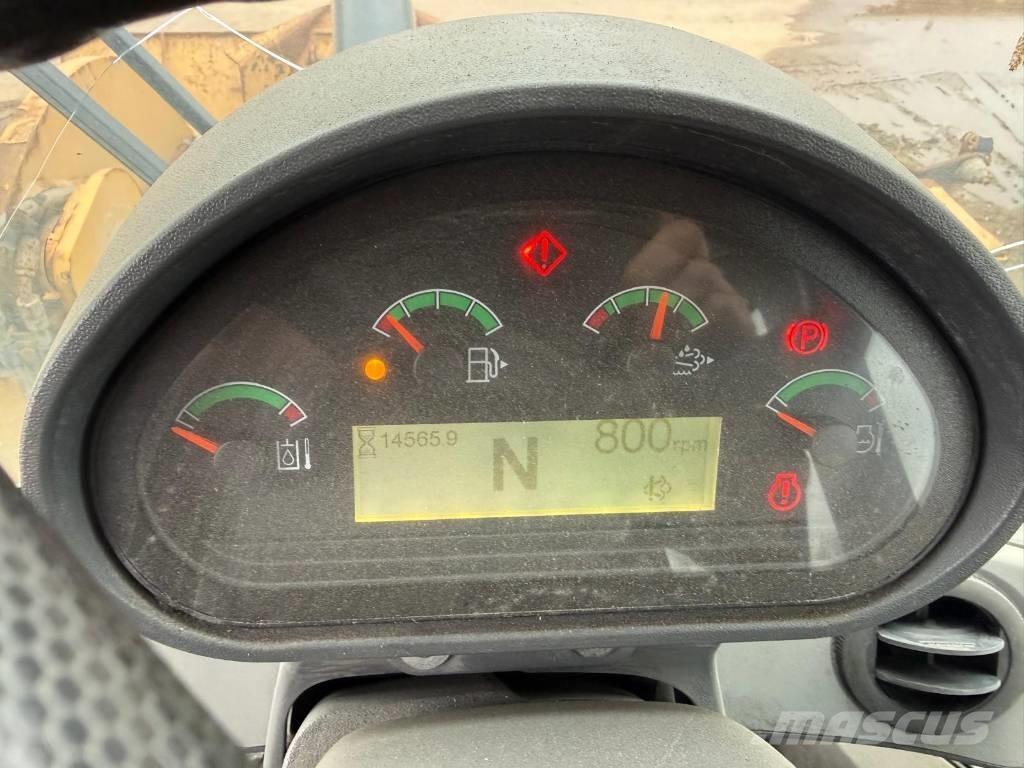 CAT 938 M Kolesni nakladalci