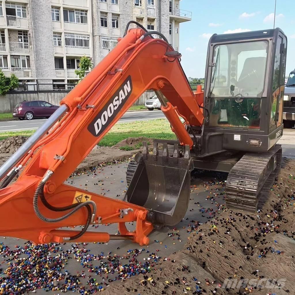 Doosan DH 60 Mini bagri <7t