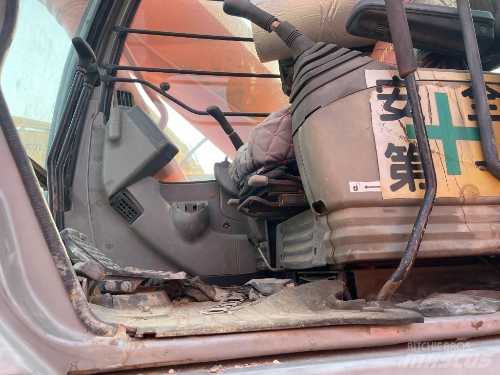 Hitachi ZX 270 Bagri goseničarji