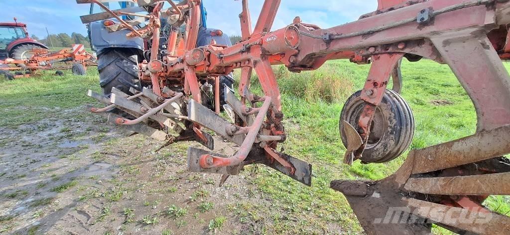 Kuhn Vari-Master 123 Obračalni plugi