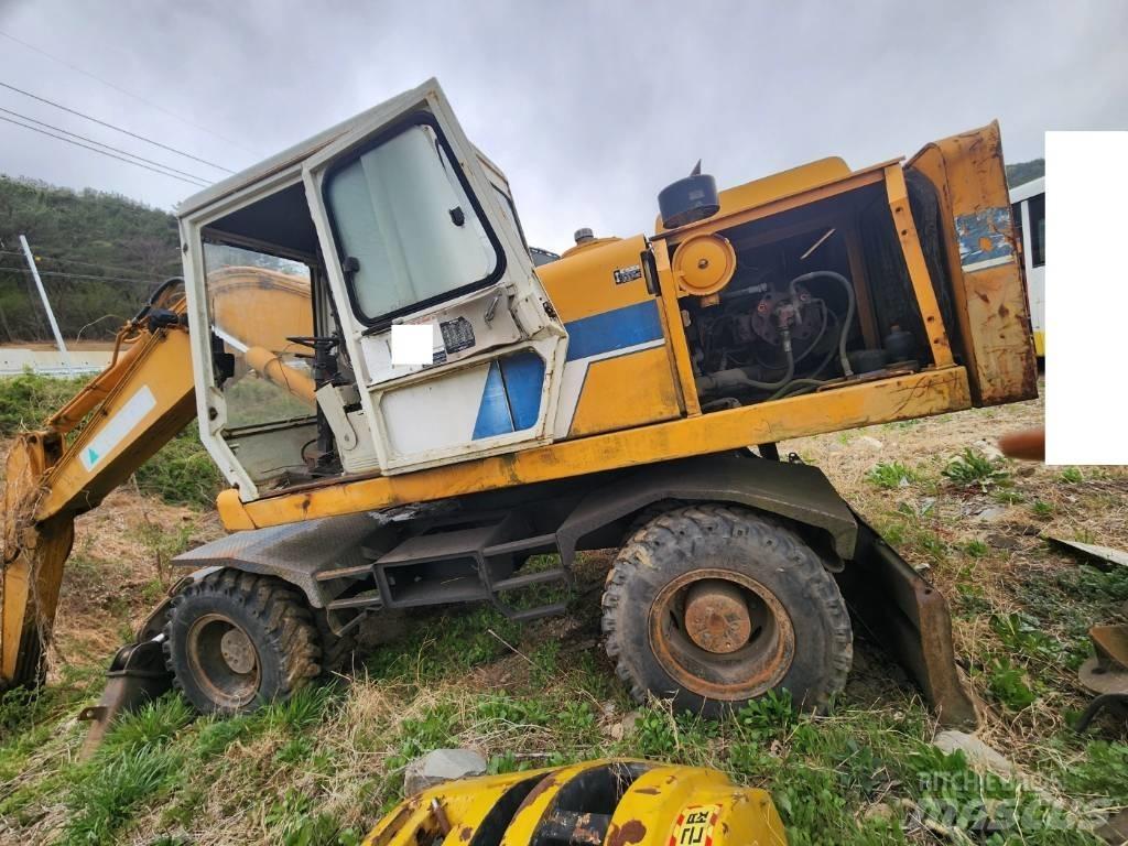 Hyundai ROBEX 2000W Bagri na kolesih