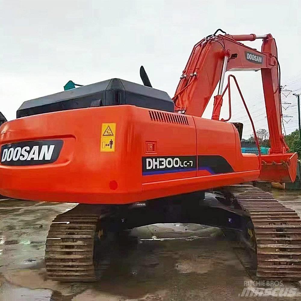 Doosan 300 Bagri goseničarji