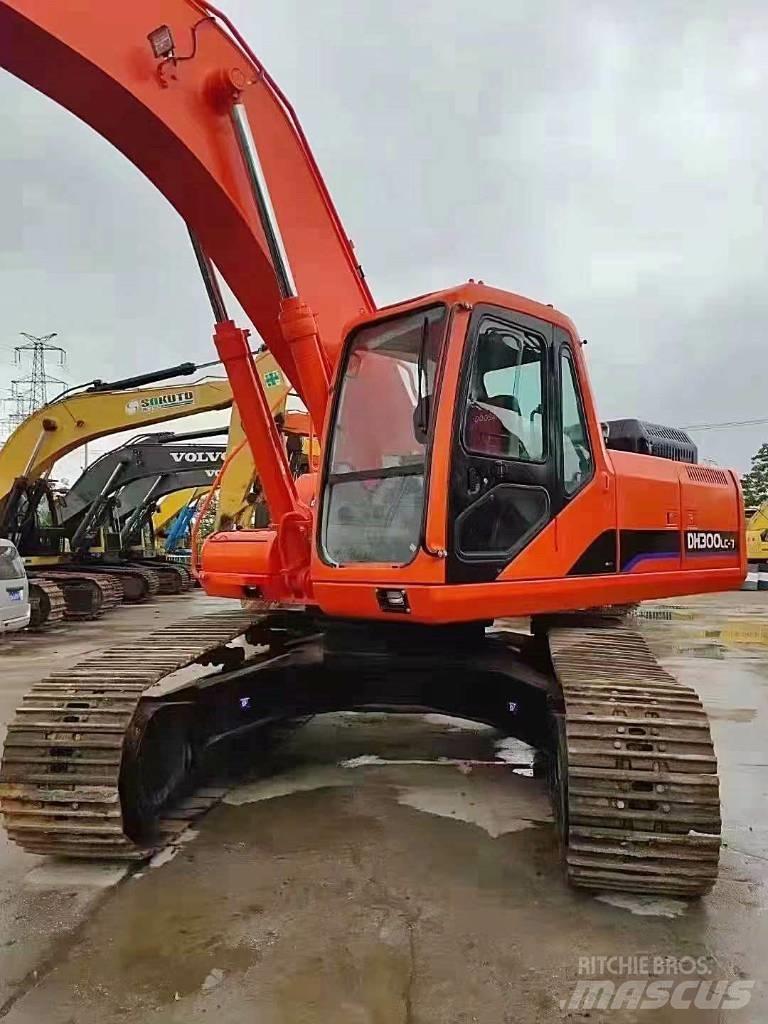 Doosan 300 Bagri goseničarji