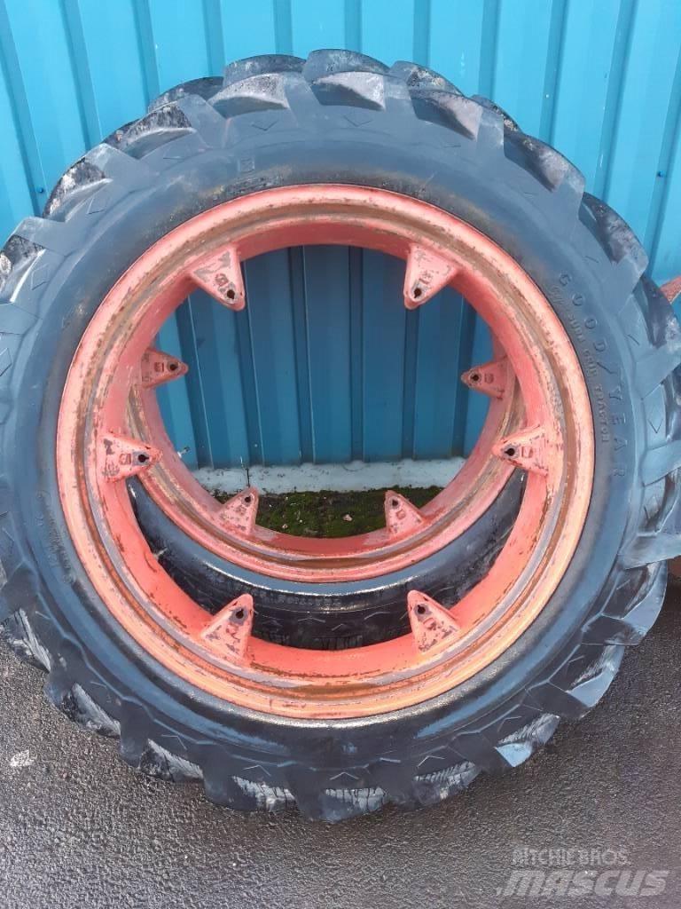 Goodyear 12.4-36 Gume, kolesa in platišča