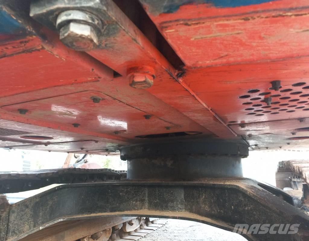 Fiat-Kobelco EX135 Bagri goseničarji