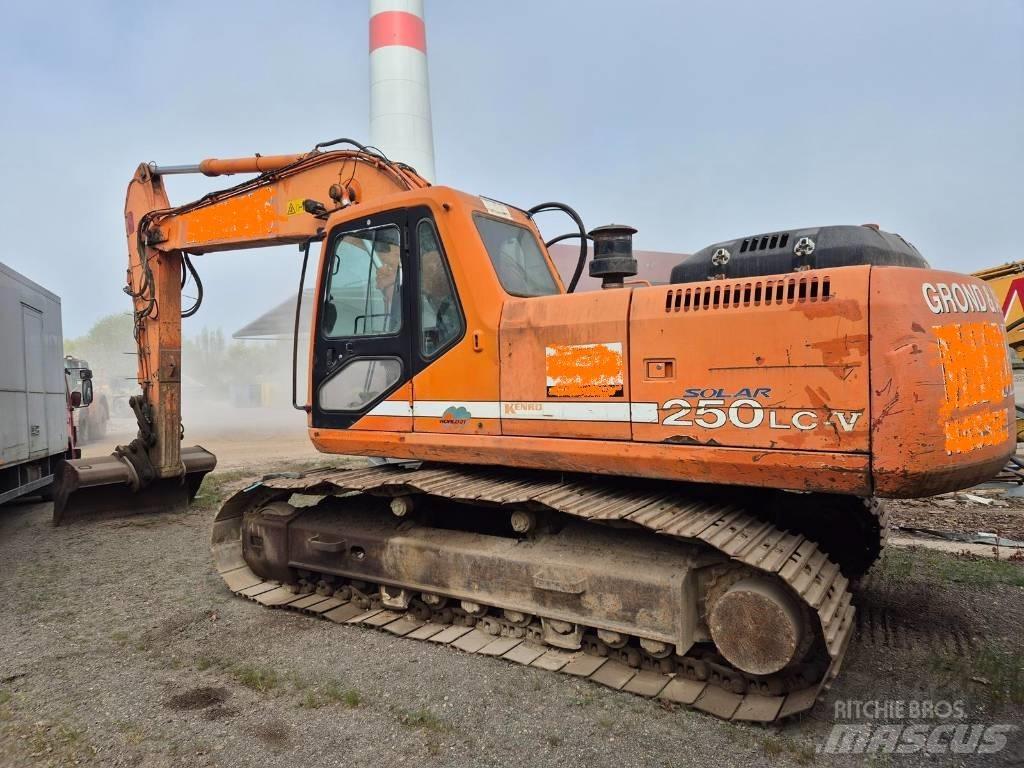 Daewoo S250 Bagri goseničarji