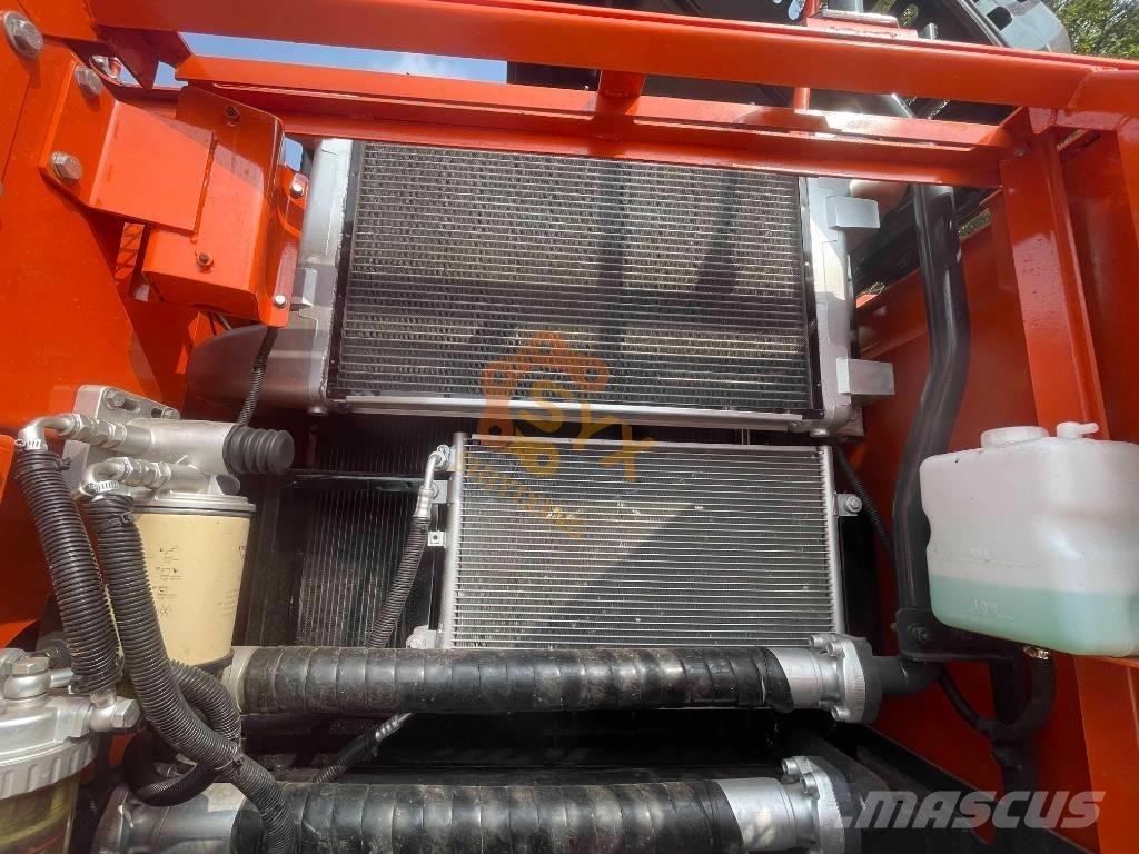 Doosan DX 300 Bagri goseničarji