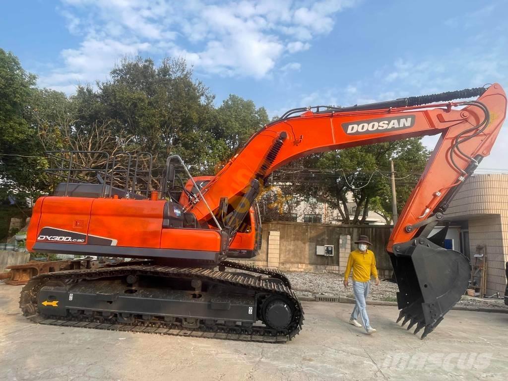 Doosan DX 300 Bagri goseničarji