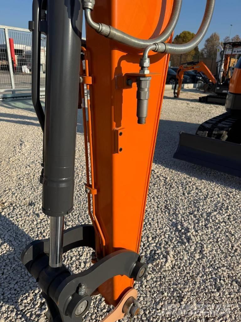 Develon DX 55 R-7 Bagri goseničarji