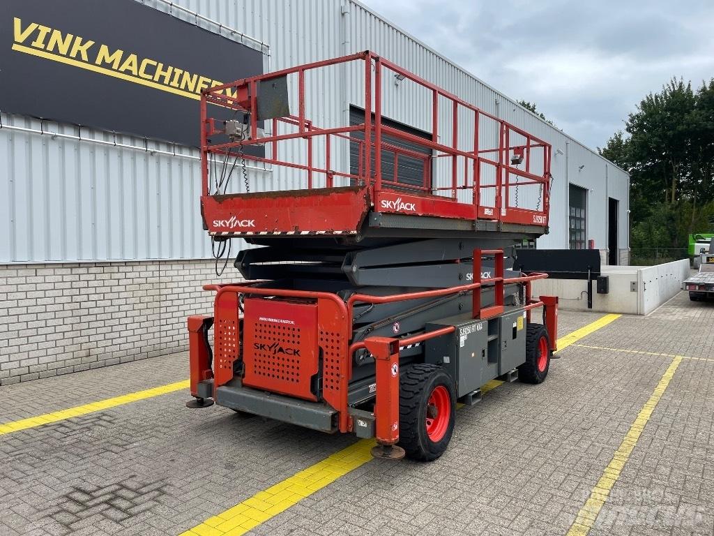 SkyJack SJ 9250 RT Škarjaste dvižne ploščadi