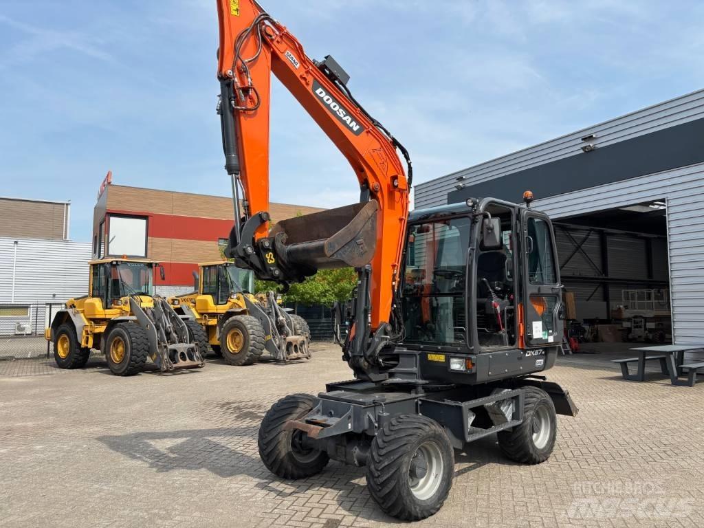 Doosan DX 57 Bagri na kolesih