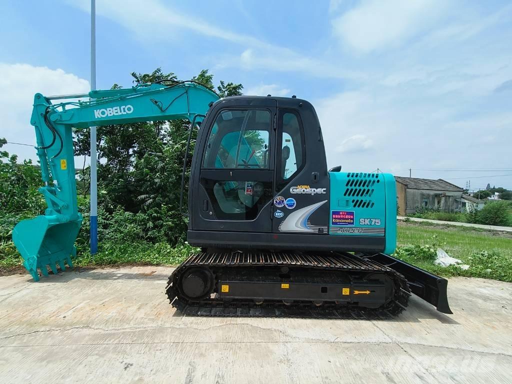 Kobelco SK 75 Bagri goseničarji
