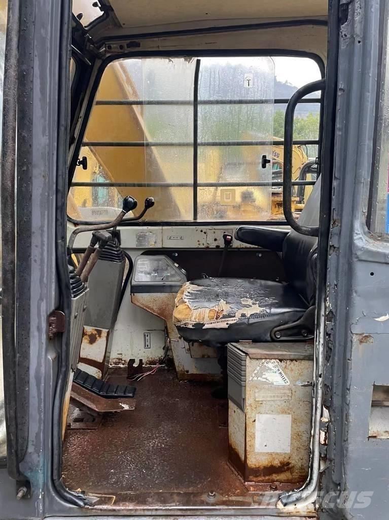 Sumitomo S160 Bagri goseničarji