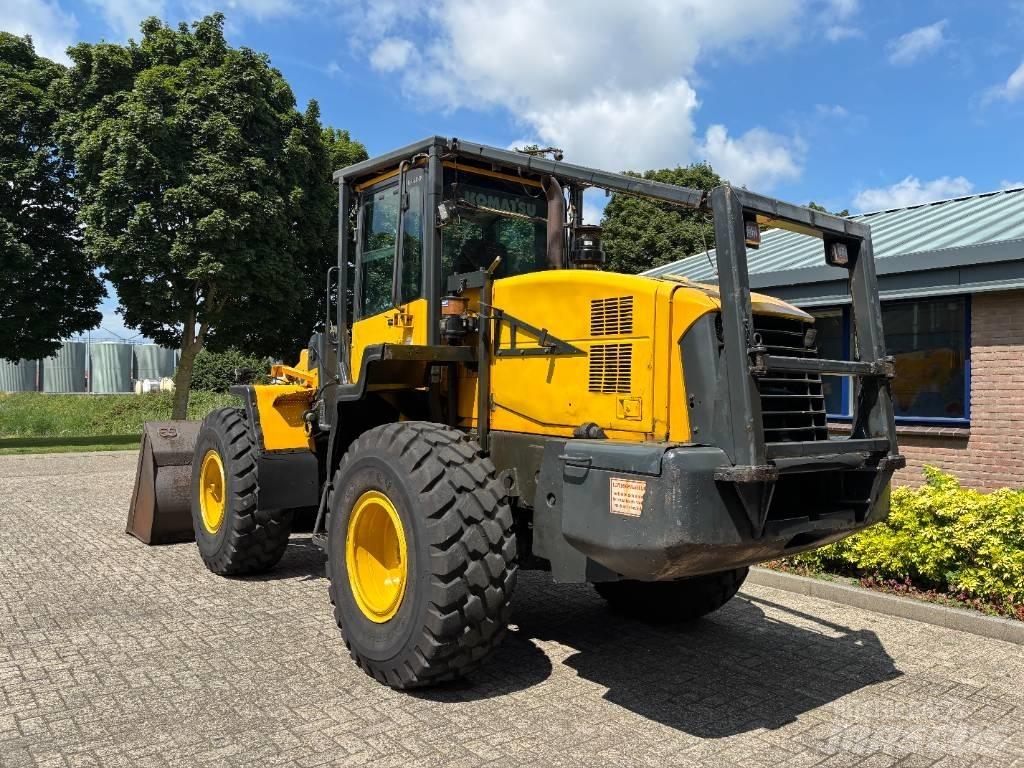 Komatsu WA 320-5 Kolesni nakladalci