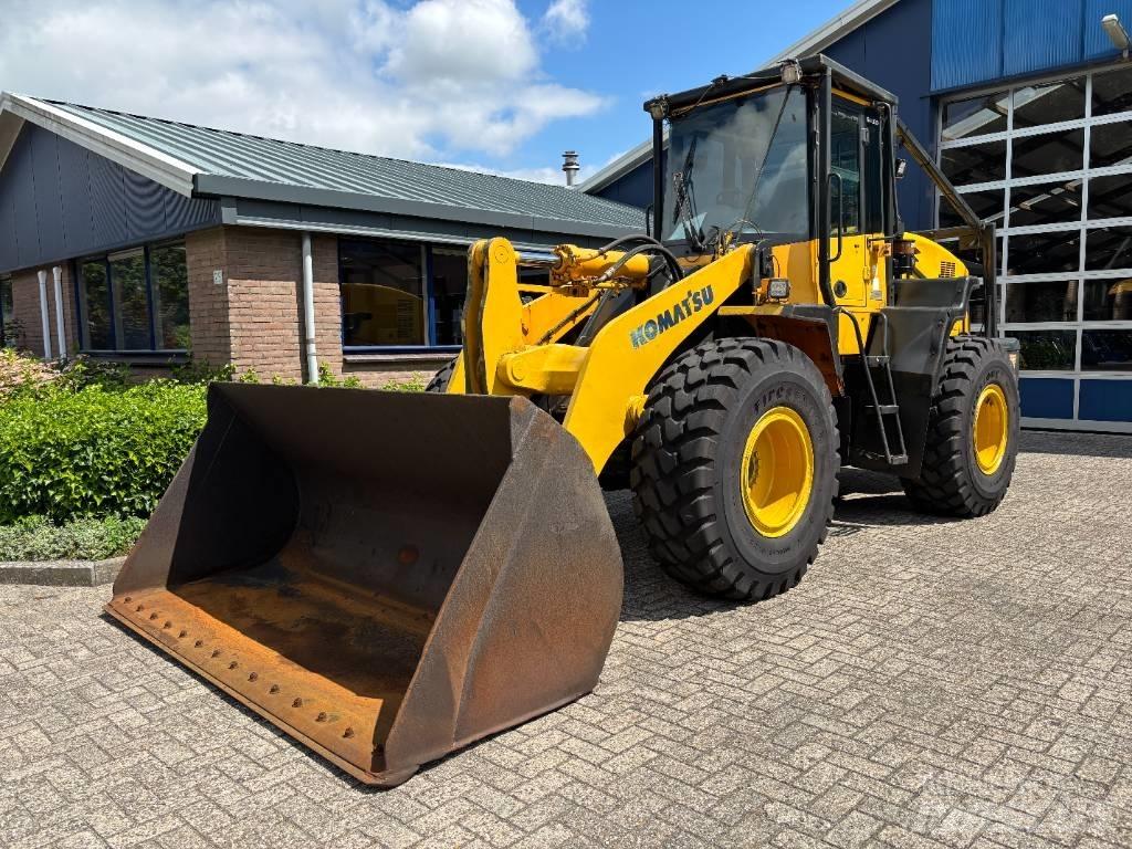 Komatsu WA 320-5 Kolesni nakladalci