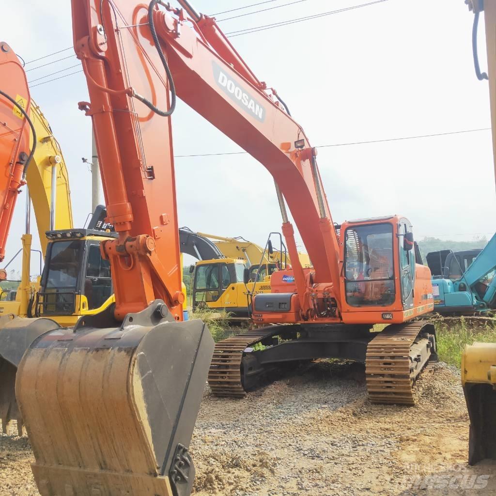 Doosan DX 300 LC Bagri goseničarji