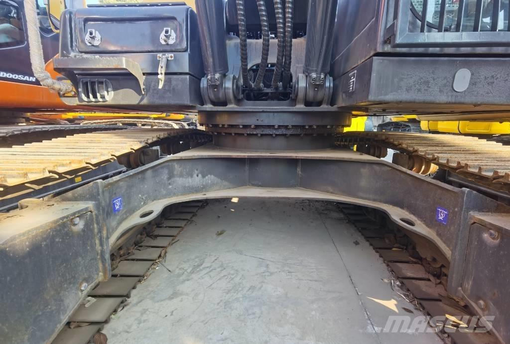 Volvo EC 220 DL Bagri goseničarji