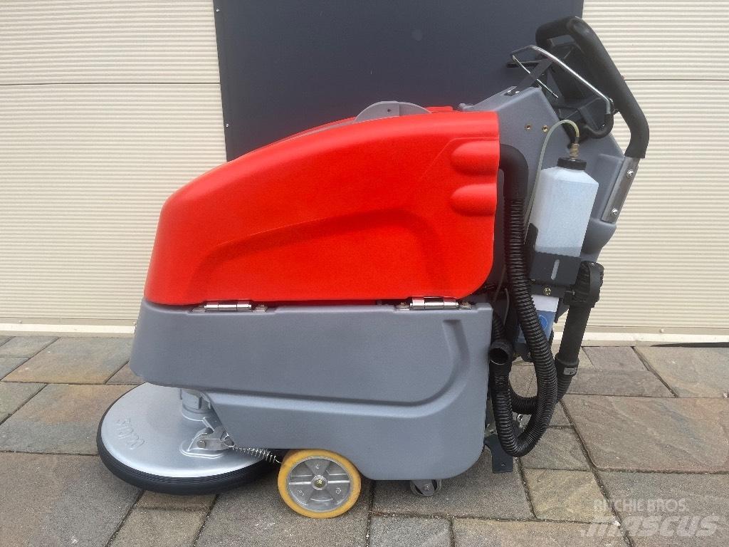 Hako B45 CL Stroji za ribanje in pomivanj tal