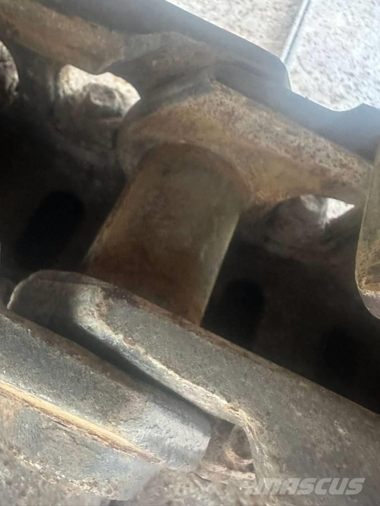 JCB JS 145 LC Bagri goseničarji