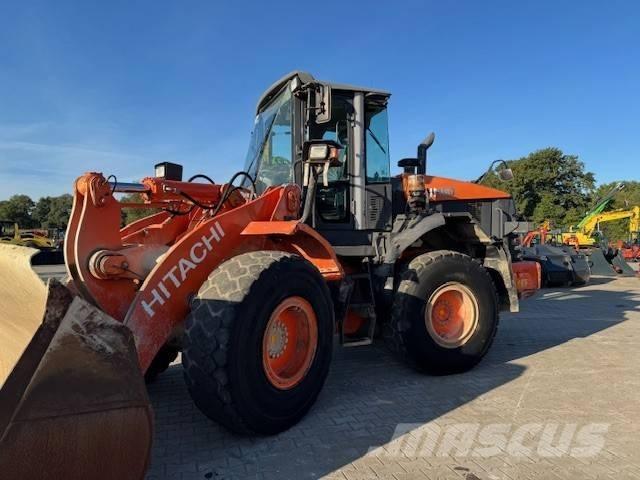 Hitachi ZW 180 Kolesni nakladalci